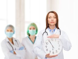 Pracownik skierowany na badanie profilaktyczne przed terminem – potencjalny problem dla lekarza medycyny pracy