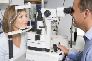Zmiany ostrości wzroku z wiekiem – znaczenie w medycynie pracy